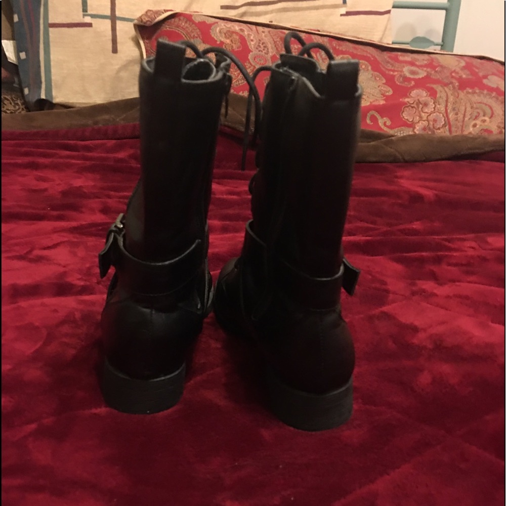 Shoes - Picture 4 of 5